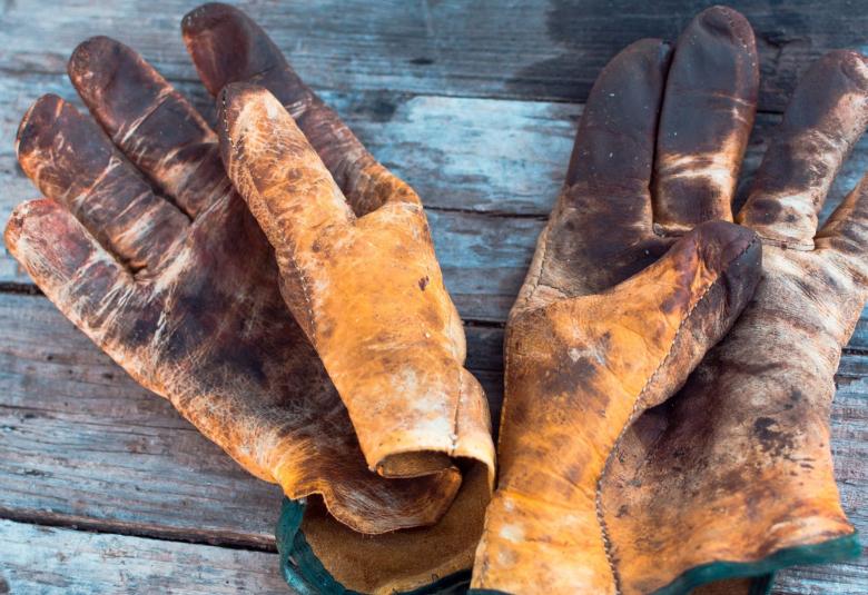 How To Know When To Replace Your Work Gloves